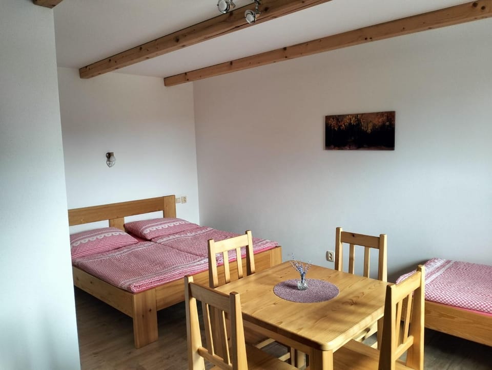 Bed, Photo of the whole room, Bedroom, Inner courtyard view