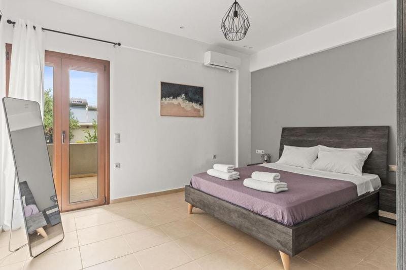 MD Residence with private jacuzzi near the beach Apartment in Crete