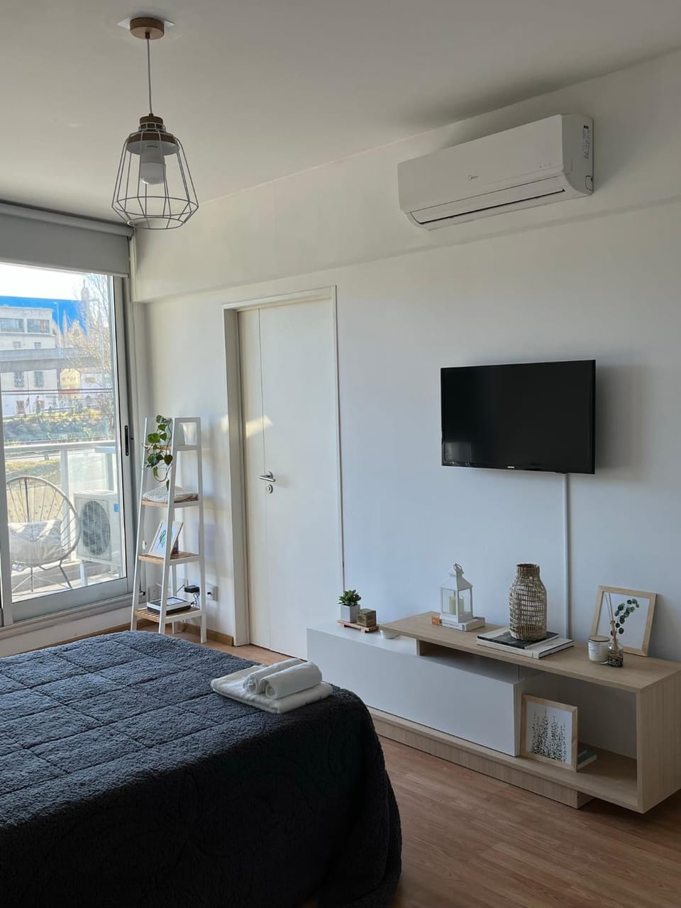 Communal lounge/ TV room, TV and multimedia, Decorative detail