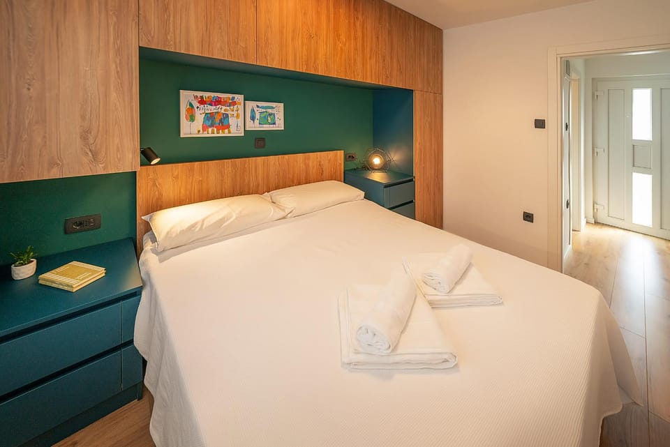 Bed, Bedroom