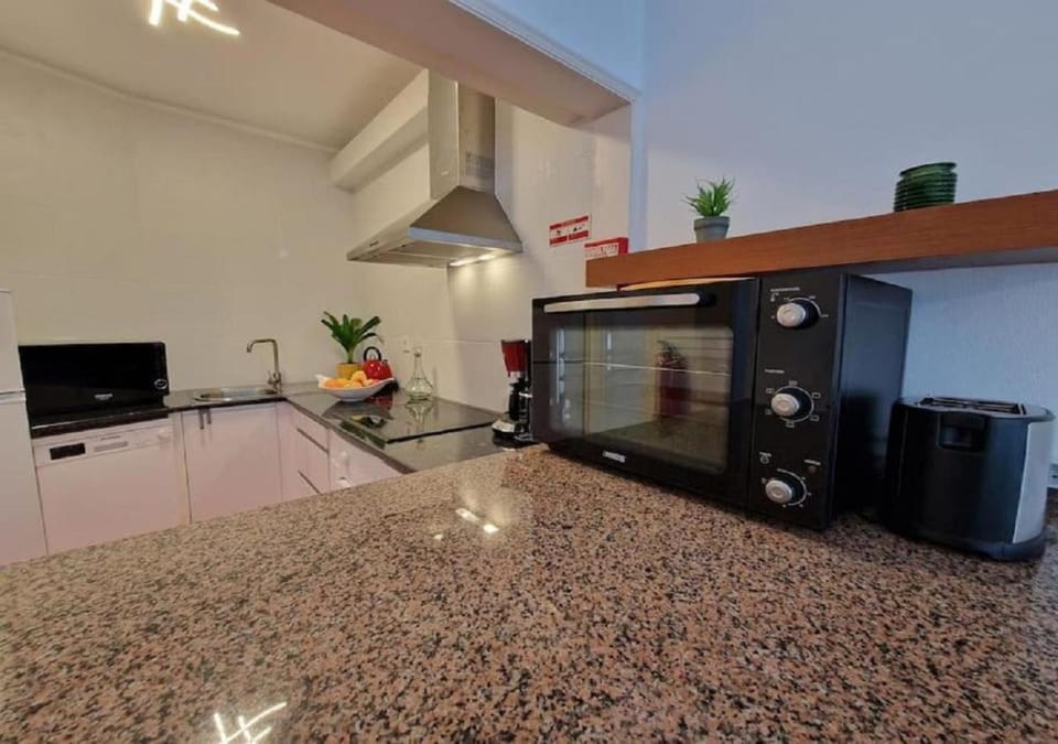 Day, Coffee/tea facilities, Kitchen or kitchenette, Food, dishwasher, microwave, oven, stove, washing machine, washing machine, kitchen, kitchen