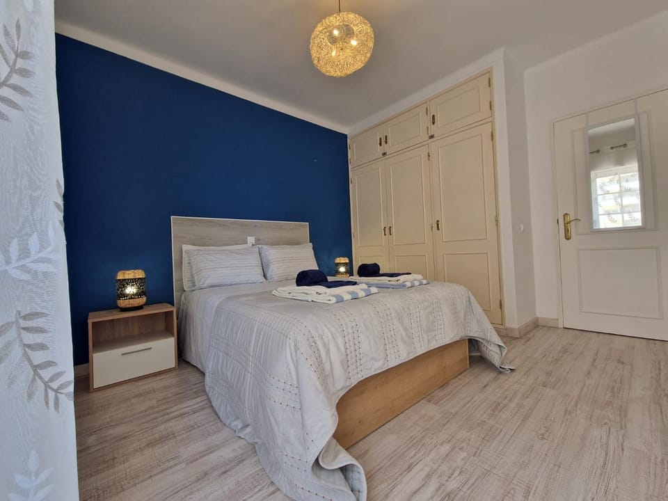 Bed, Photo of the whole room, Bedroom, wardrobe