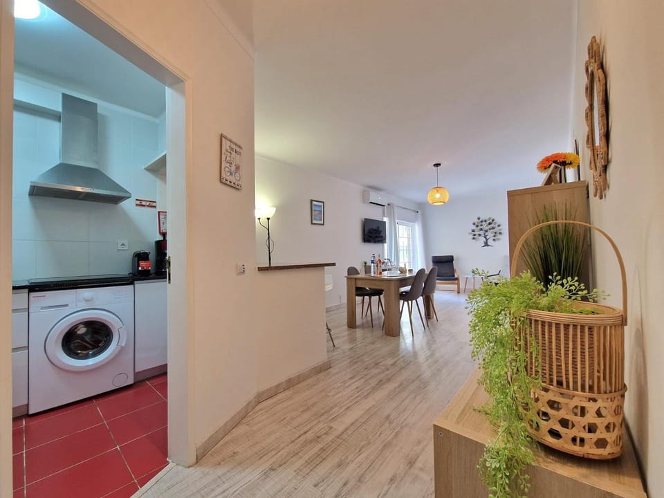 Modern flat with sea view and direct beach access Apartment in Portimao