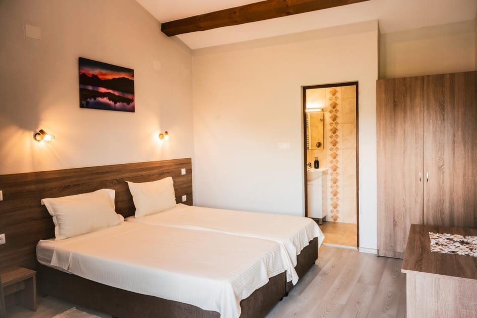 Bedroom, wardrobe