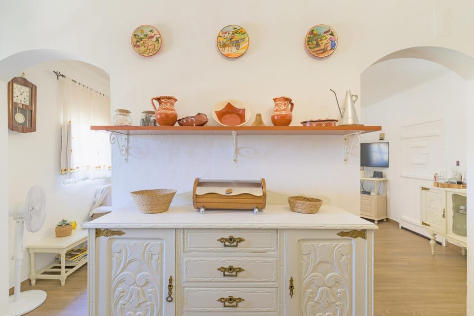 Property building, Kitchen or kitchenette, Living room