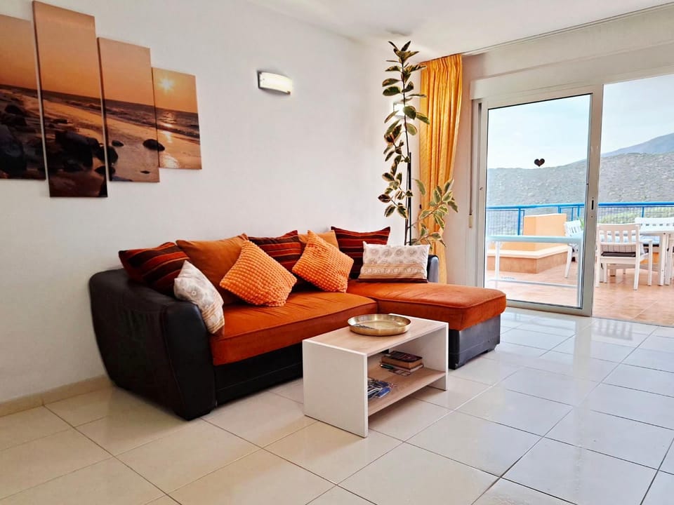 Natural landscape, View (from property/room), Balcony/Terrace, Living room, Seating area, Sea view