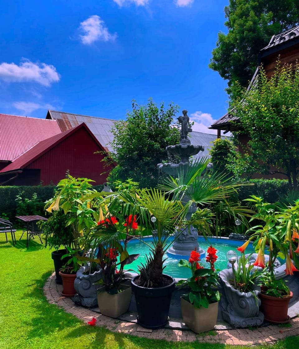 Property building, Day, Garden, Garden view