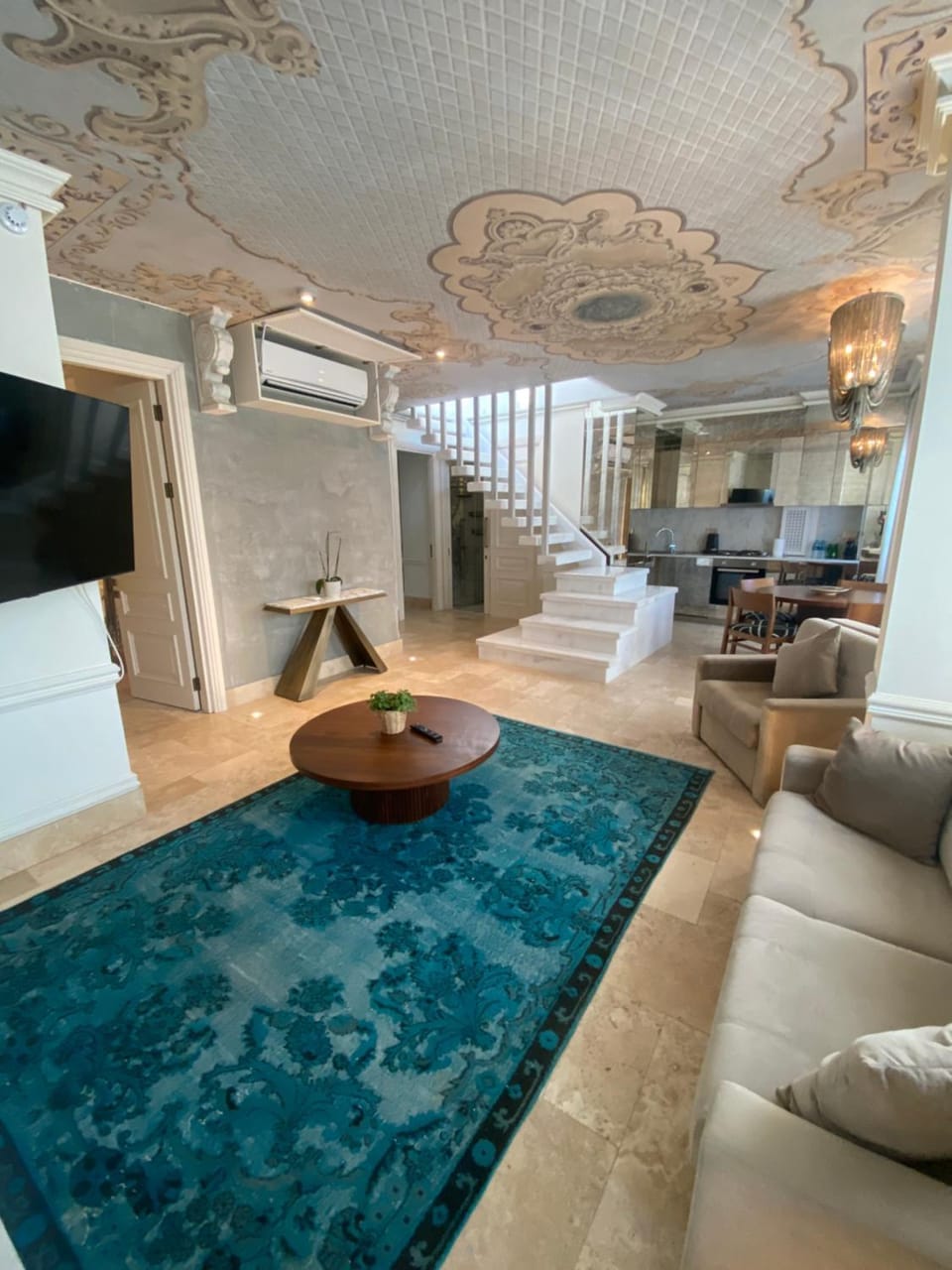 TV and multimedia, Living room, Seating area, air conditioner