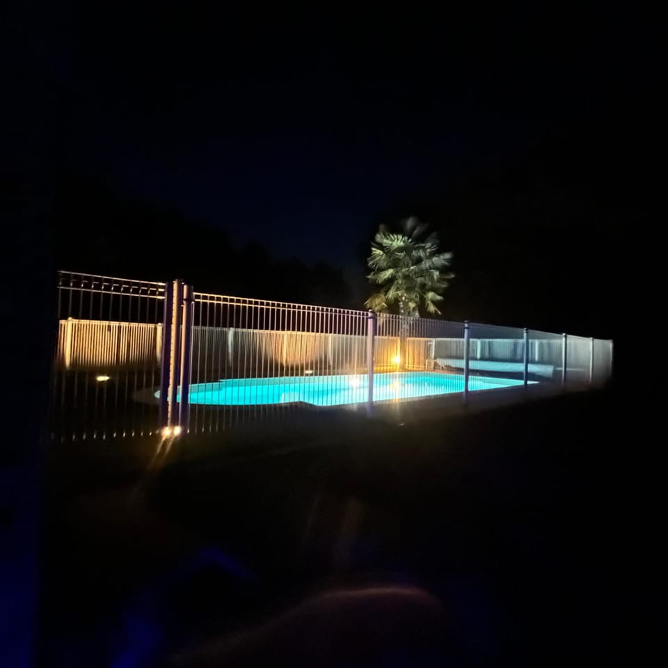 Gîte des Combes Blanches avec piscine et jacuzzi House in Occitanie