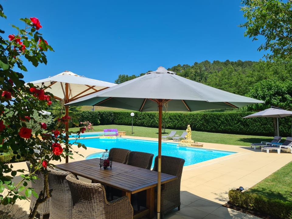 Dining area, Swimming pool