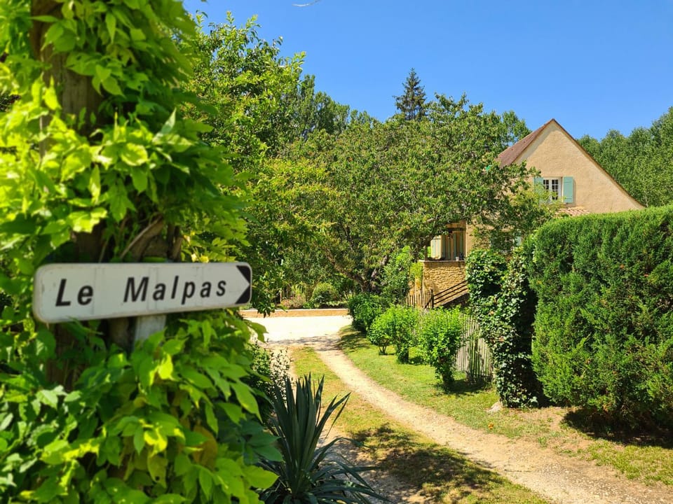 Property logo or sign, Street view