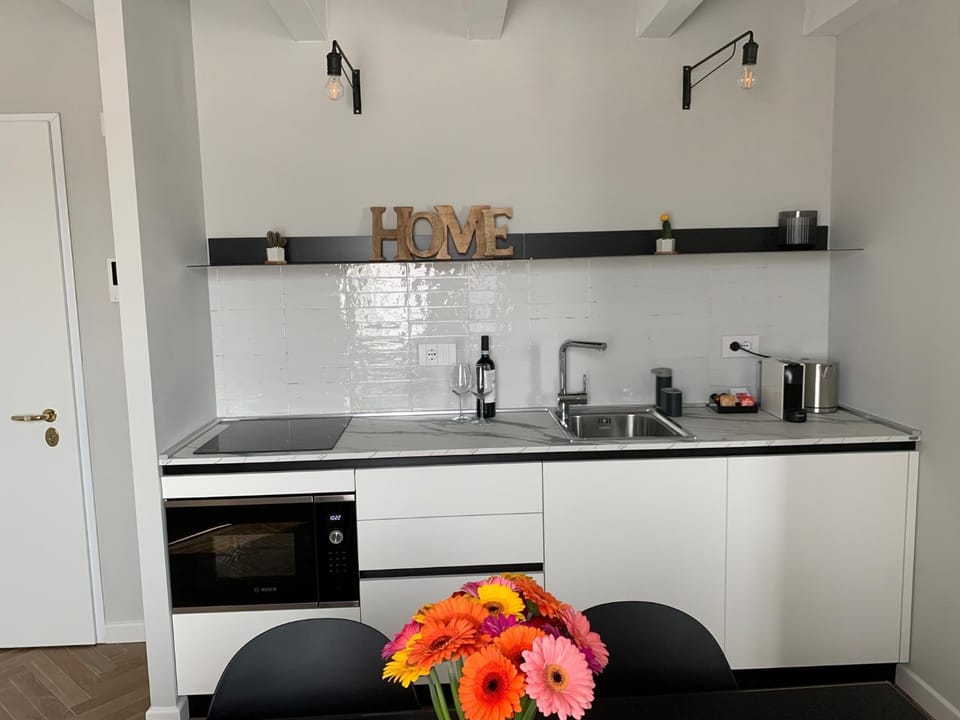 Kitchen or kitchenette
