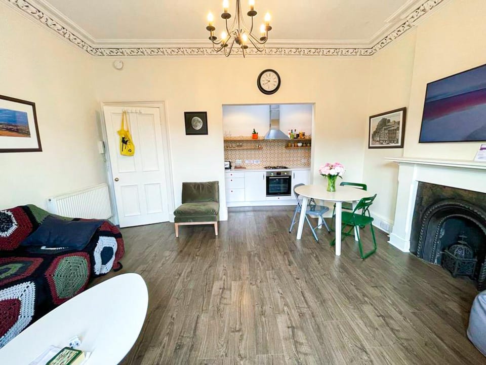 Kitchen or kitchenette, Seating area, Dining area, kitchen, kitchen