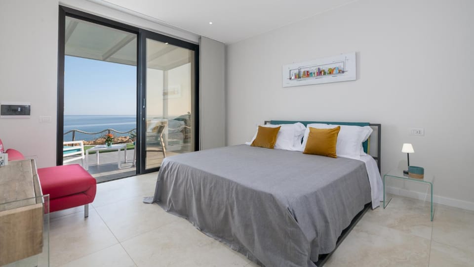 VILLA SABBIE ROSSE 6, Emma Villas Villa in Calabria