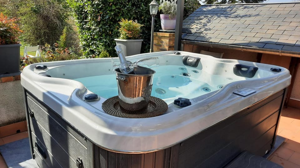 Le Pavillon Tilia House in Centre-Val de Loire