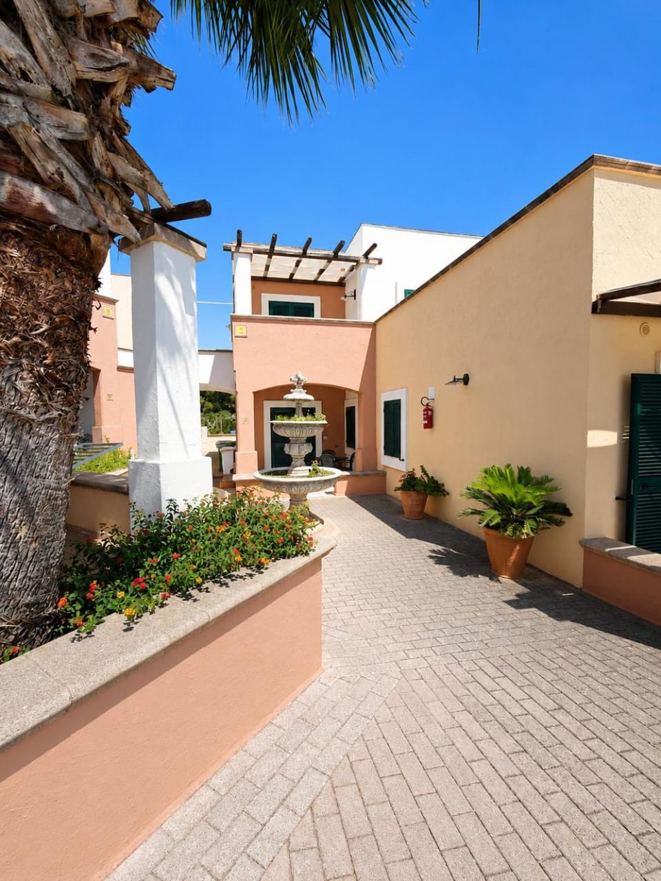 Villaggio Resort Arco Del Saracino Campground/ 
RV Resort in Apulia