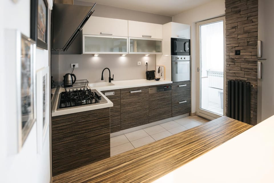 Kitchen or kitchenette, oven, stove