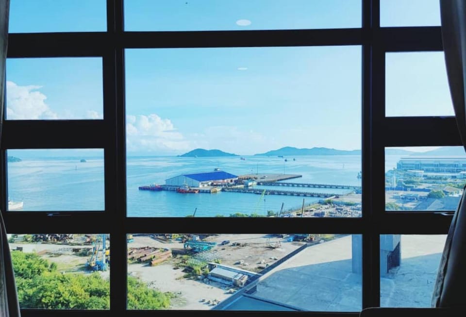 View (from property/room), Mountain view, Sea view