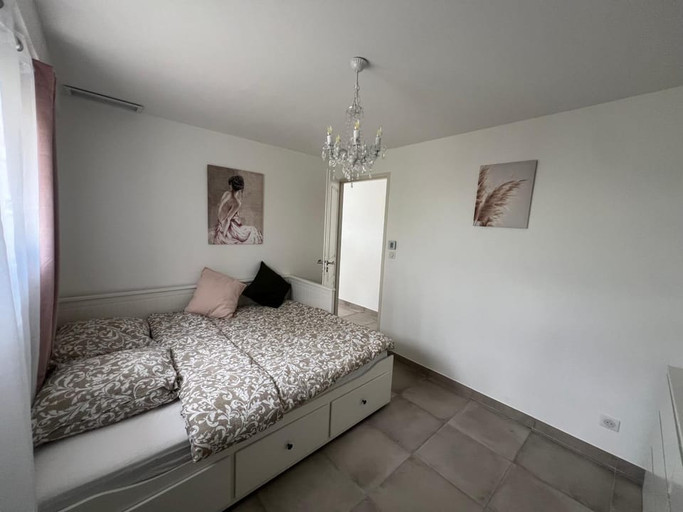 Chambres & Suites Villa architecte Vacation rental in Occitanie