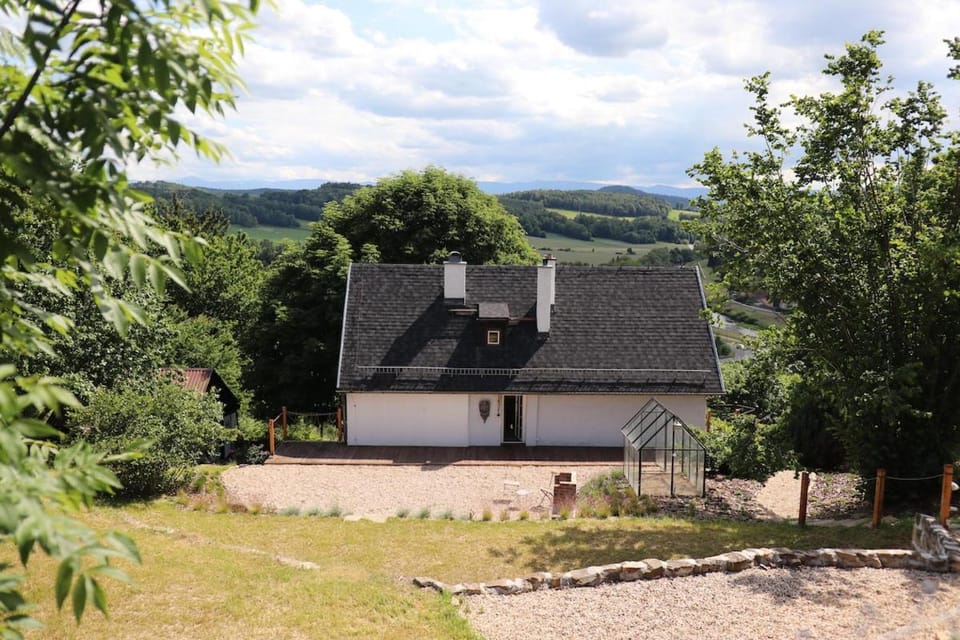 Property building, Day, Natural landscape, Garden, Garden view, Mountain view