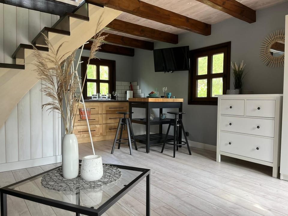 Kitchen or kitchenette, Living room, Seating area