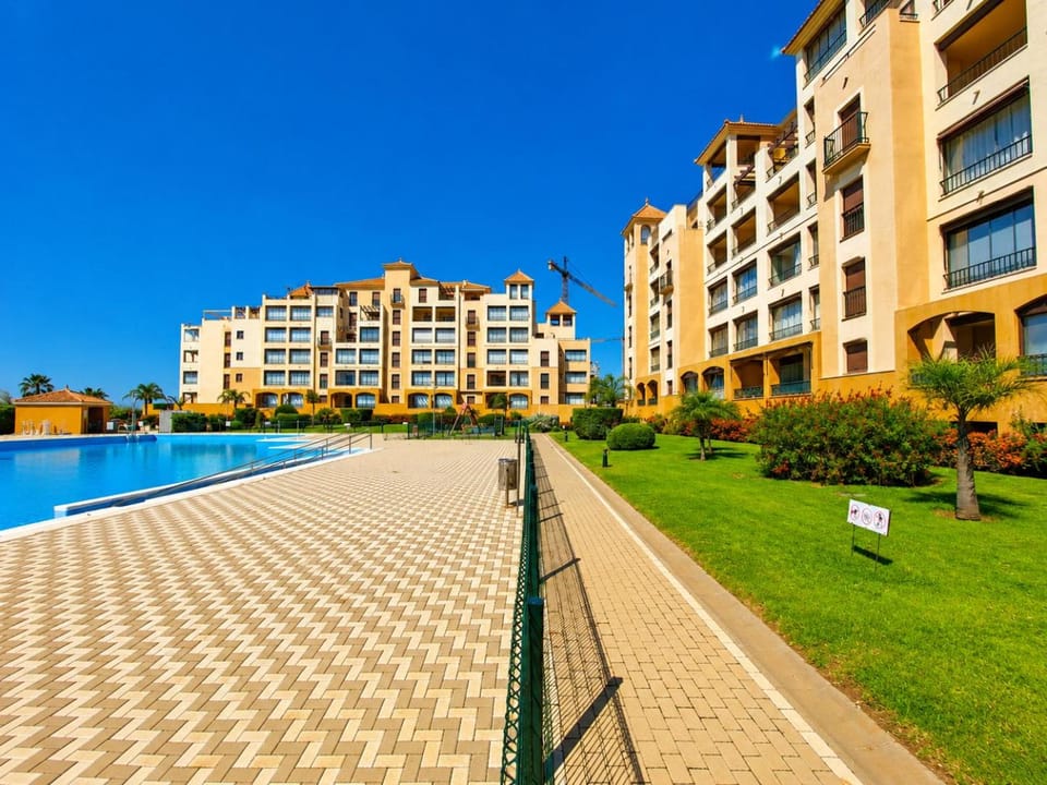 Property building, Swimming pool