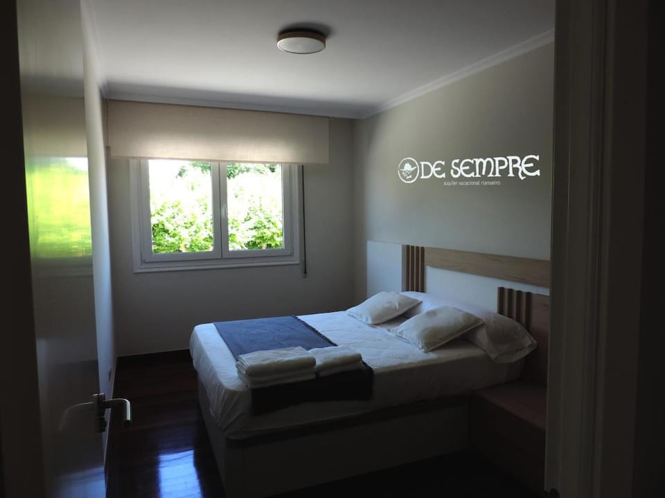 Bed, Photo of the whole room, Bedroom, Sunrise, towels