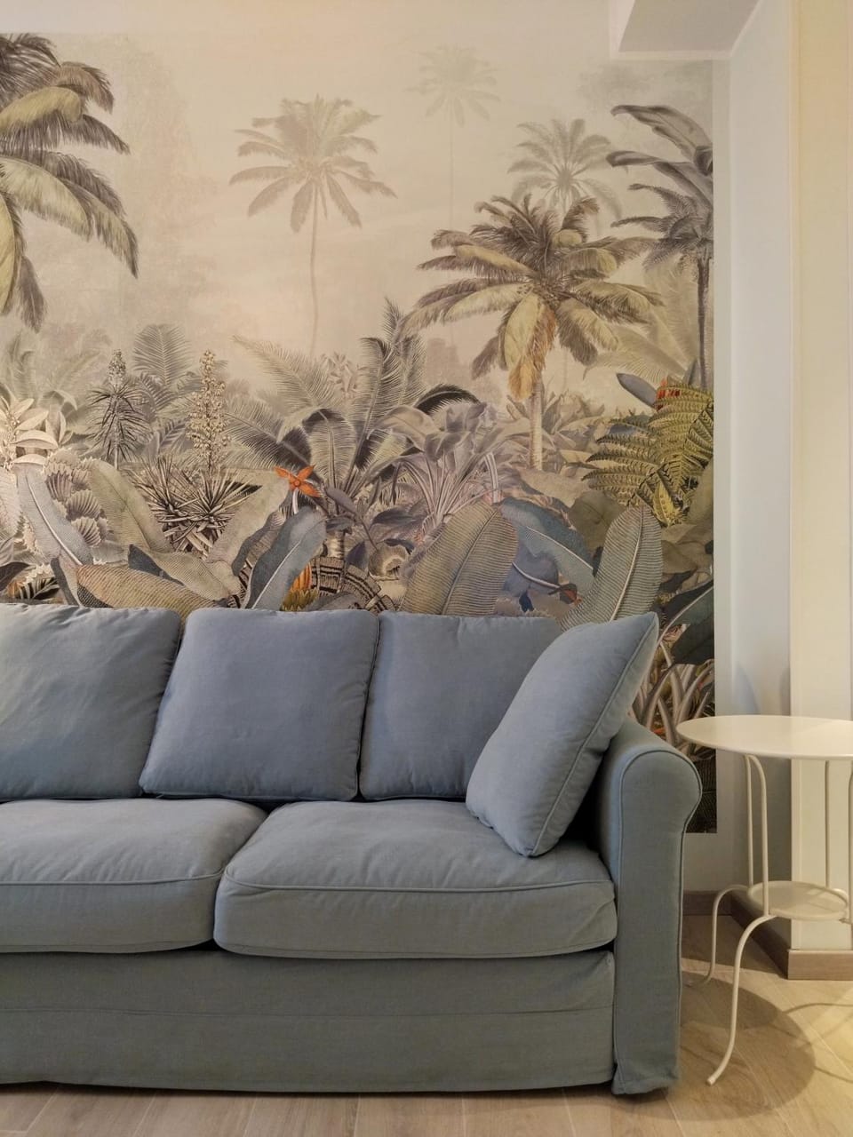 Living room, hair dresser