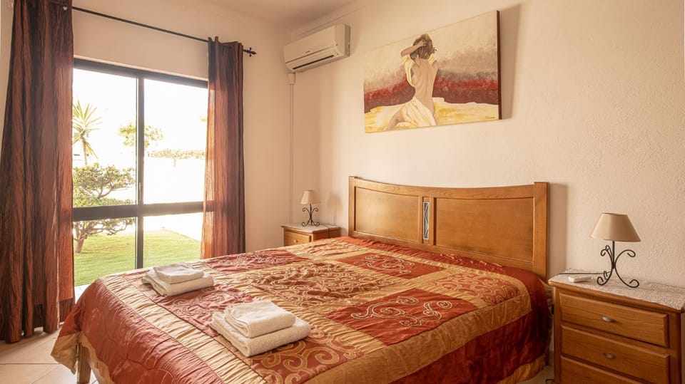 Bed, Photo of the whole room, Bedroom, Garden view, storage