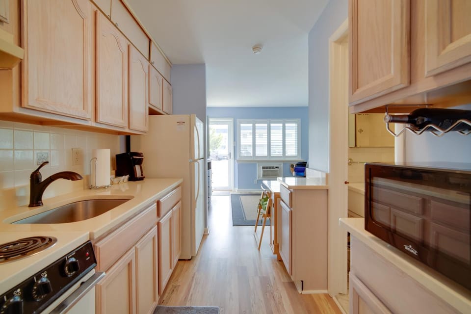First-Floor Brigantine Condo: Steps to Ocean! House in Brigantine