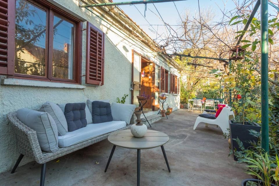 Patio, Seating area