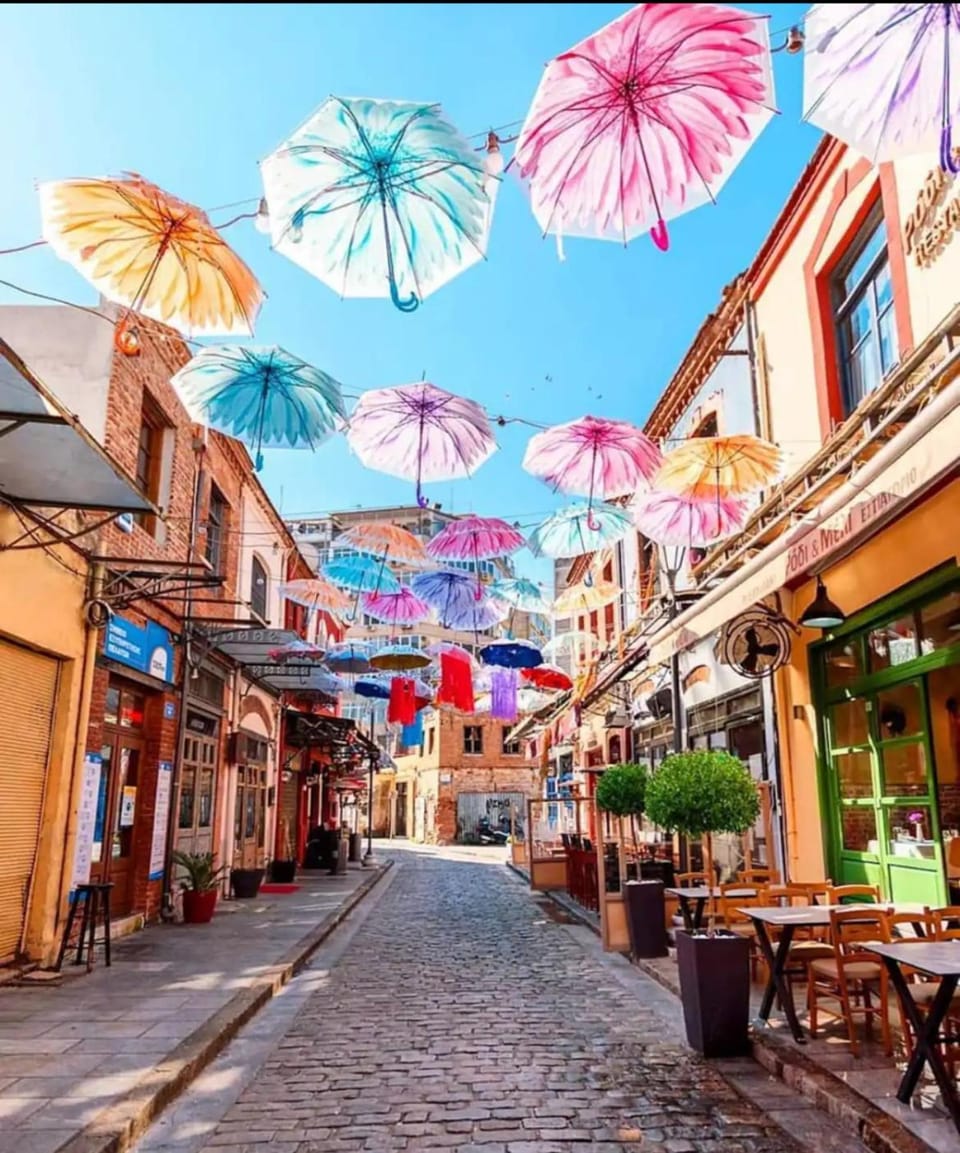 Jacuzzi Suite Ladadika Apartment in Thessaloniki