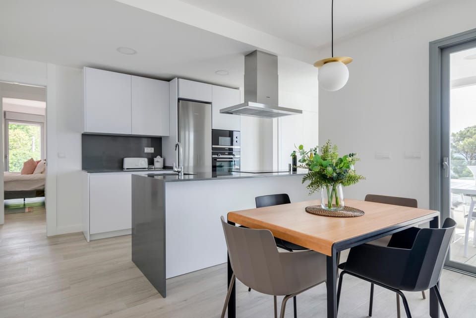 Property building, Kitchen or kitchenette, Living room