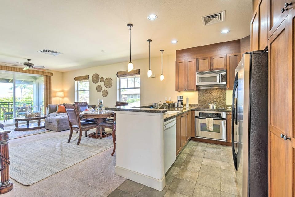 Sun-Soaked Waikoloa Retreat w/ Private Lanai! House in Puako
