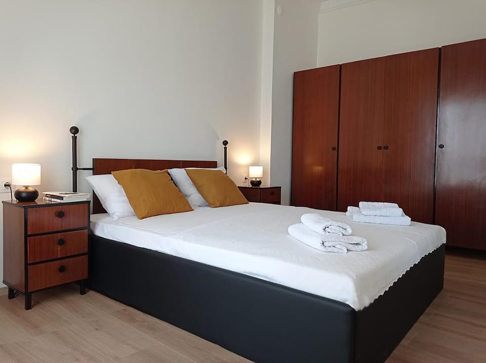 Bed, Photo of the whole room, Bedroom, wardrobe