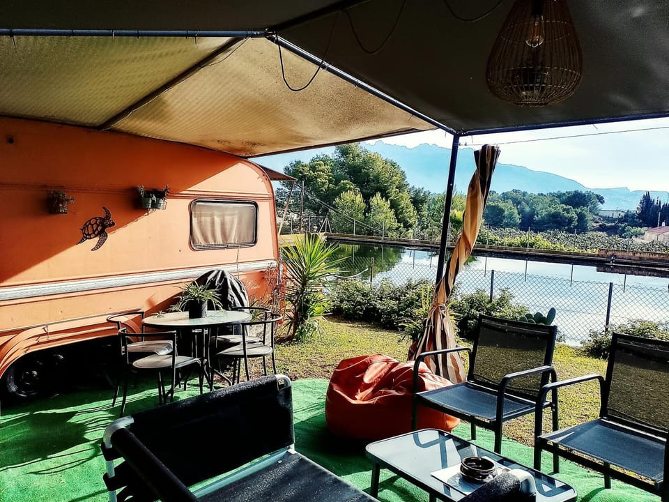 Caravana- Glamping Casa tortuga House in Marina Baixa