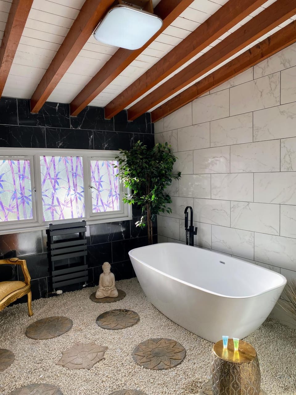 Kaoglen Zen-Feature Bath-Dunkeld-Route 500 Nature lodge in Scotland