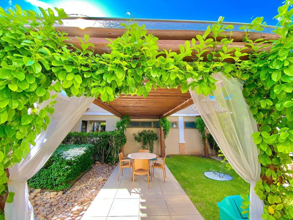 Condomínio Mediterranee Residence por Be My Guest House in State of Ceará