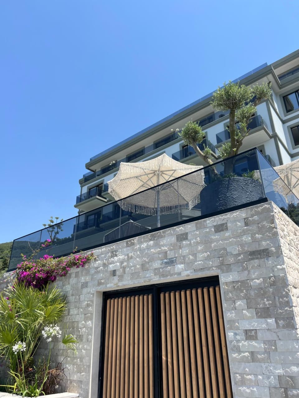 Property building, Facade/entrance