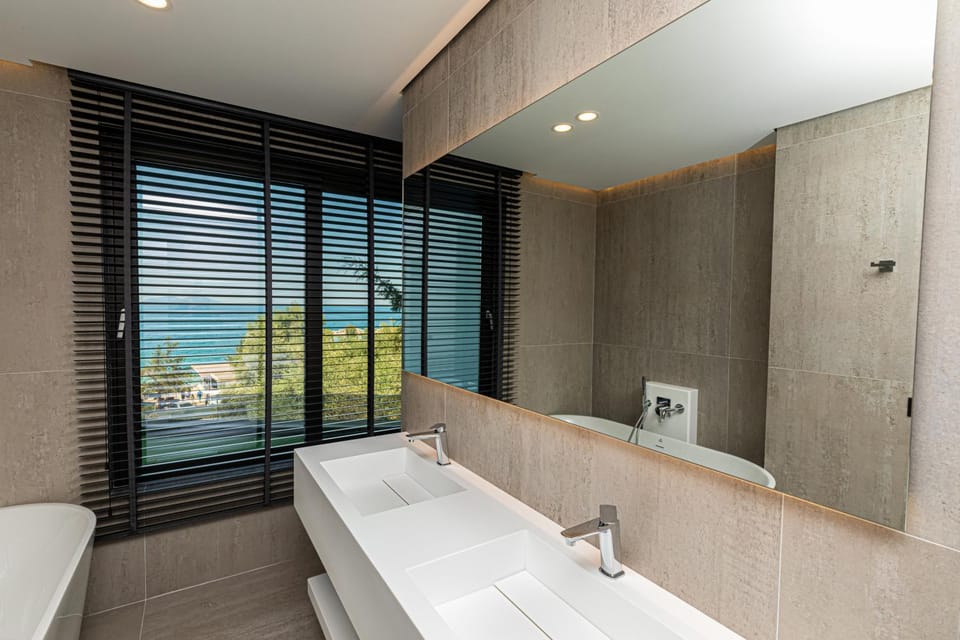Bathroom, Bath