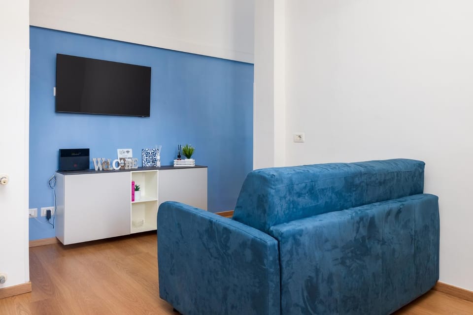 TV and multimedia, Living room, Seating area, internet