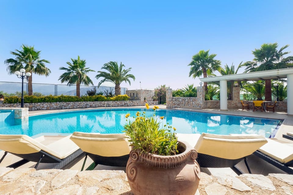 Epavlis Akrotiri Villa in Crete