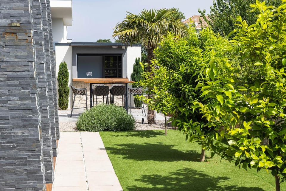 Patio, Garden