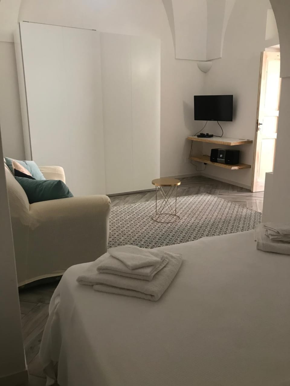TV and multimedia, towels