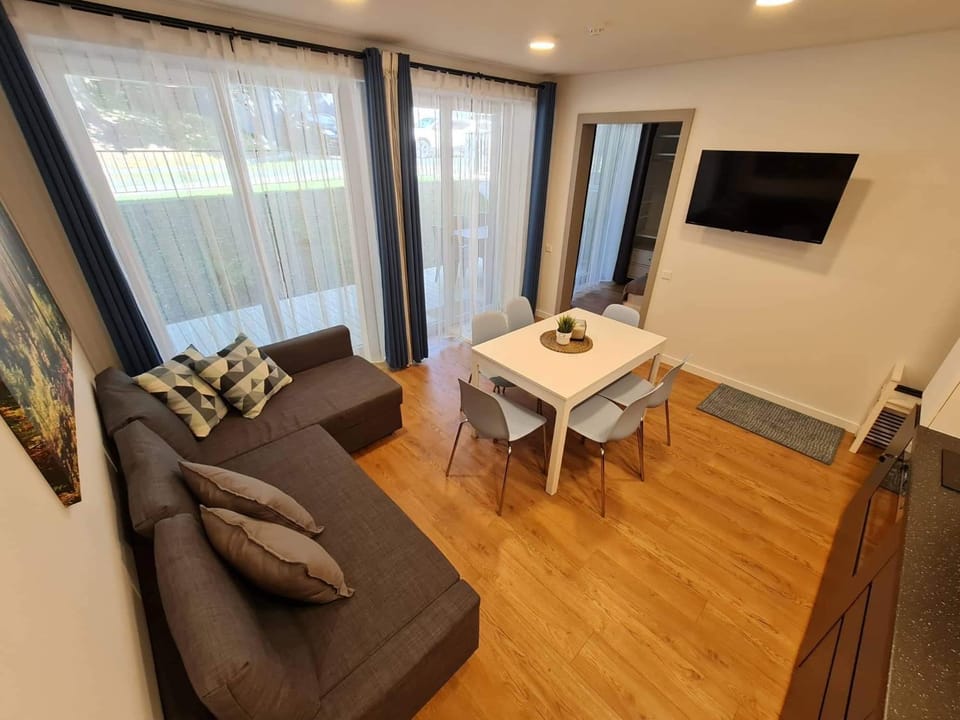 Communal lounge/ TV room, Living room