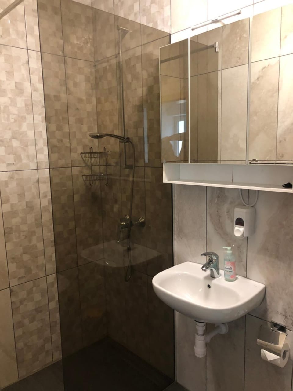 Modern apartment in a quit neighbourhood Apartment in Makarska