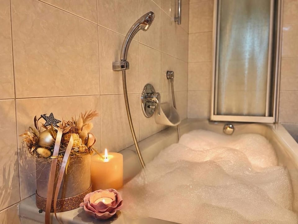 Shower, Bathroom, Bath, towels