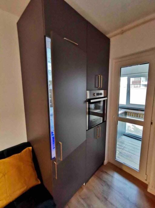 Lovely 3-bedroom apartment in the city center Apartment in Timisoara