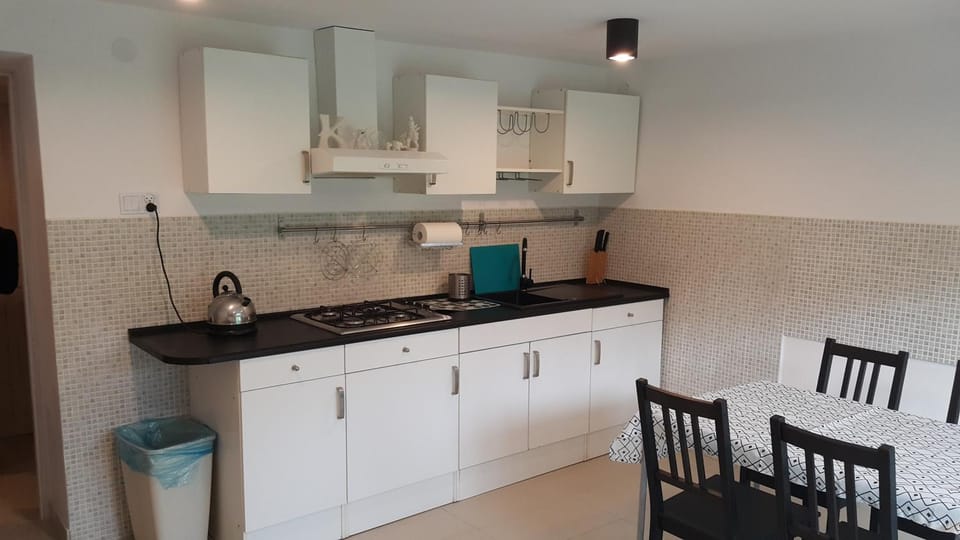 Day, Summer, Kitchen or kitchenette, Dining area, On site