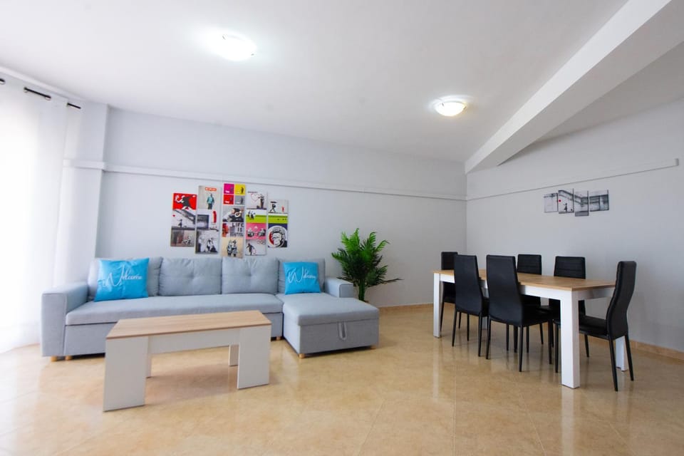 Lounge or bar, Dining area